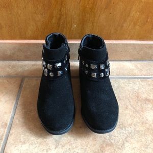 NWOT Onyx girl’s suede boots with gemstones